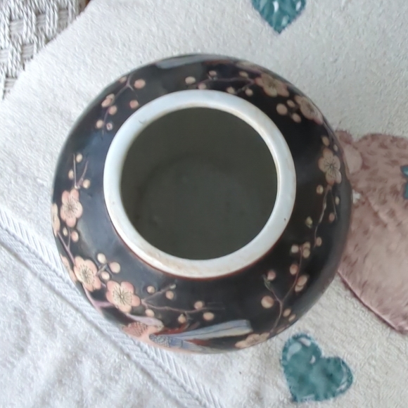 Vintage Gorgeous Black Floral/Bird (Pottery)Embossed-Look Vase - Picture 6 of 12